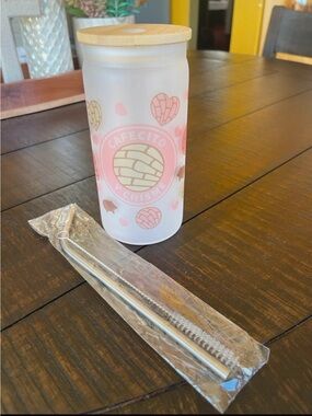 Pink Frosted Drinking Glass with Bamboo Lid 16 oz